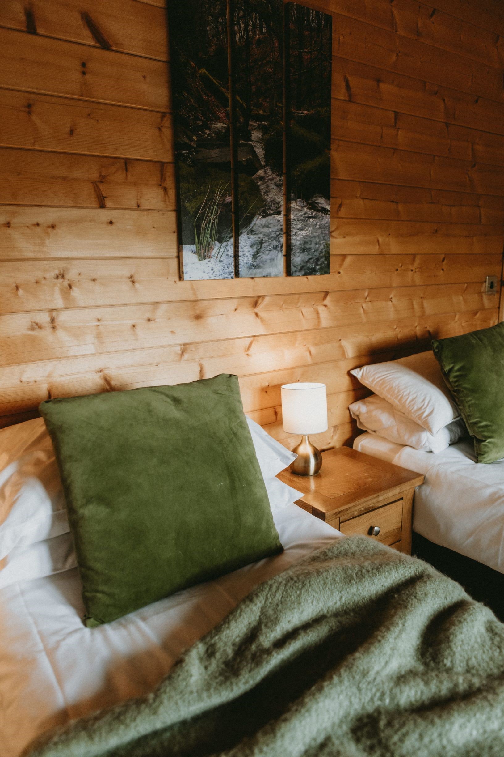 Twin bedroom Henning Lodge Dorset